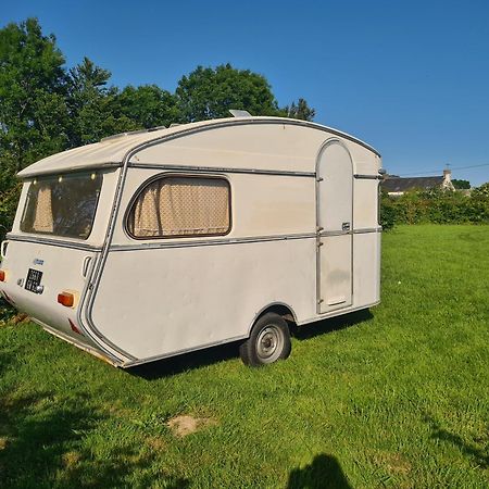 Cerisy-la-Foret Camping A La Ferme - Hebergements Insolites מראה חיצוני תמונה