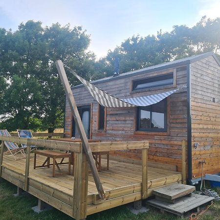 Cerisy-la-Foret Camping A La Ferme - Hebergements Insolites מראה חיצוני תמונה