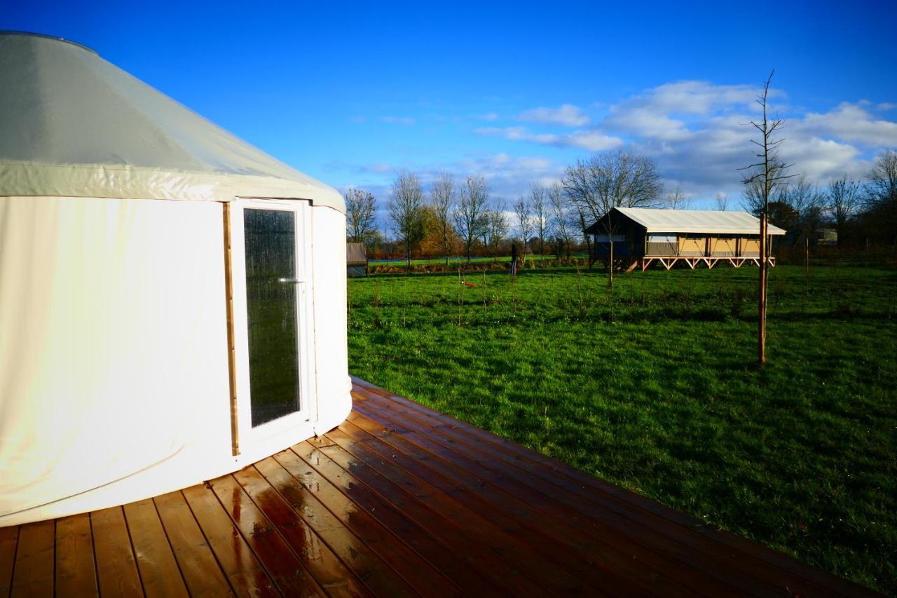 Cerisy-la-Foret Camping A La Ferme - Hebergements Insolites מראה חיצוני תמונה