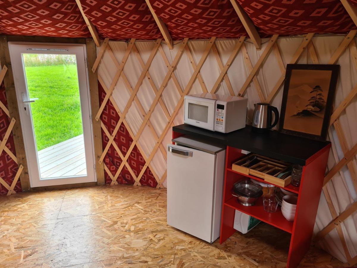 Cerisy-la-Foret Camping A La Ferme - Hebergements Insolites מראה חיצוני תמונה