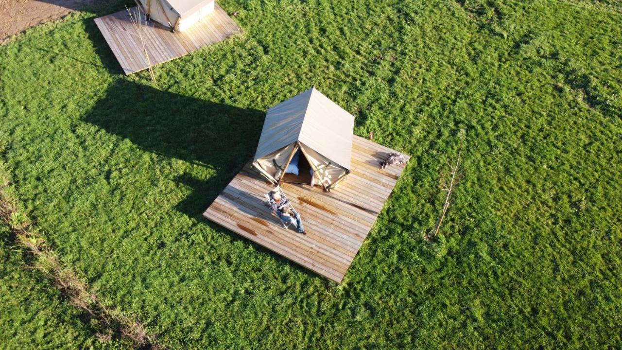 Cerisy-la-Foret Camping A La Ferme - Hebergements Insolites מראה חיצוני תמונה