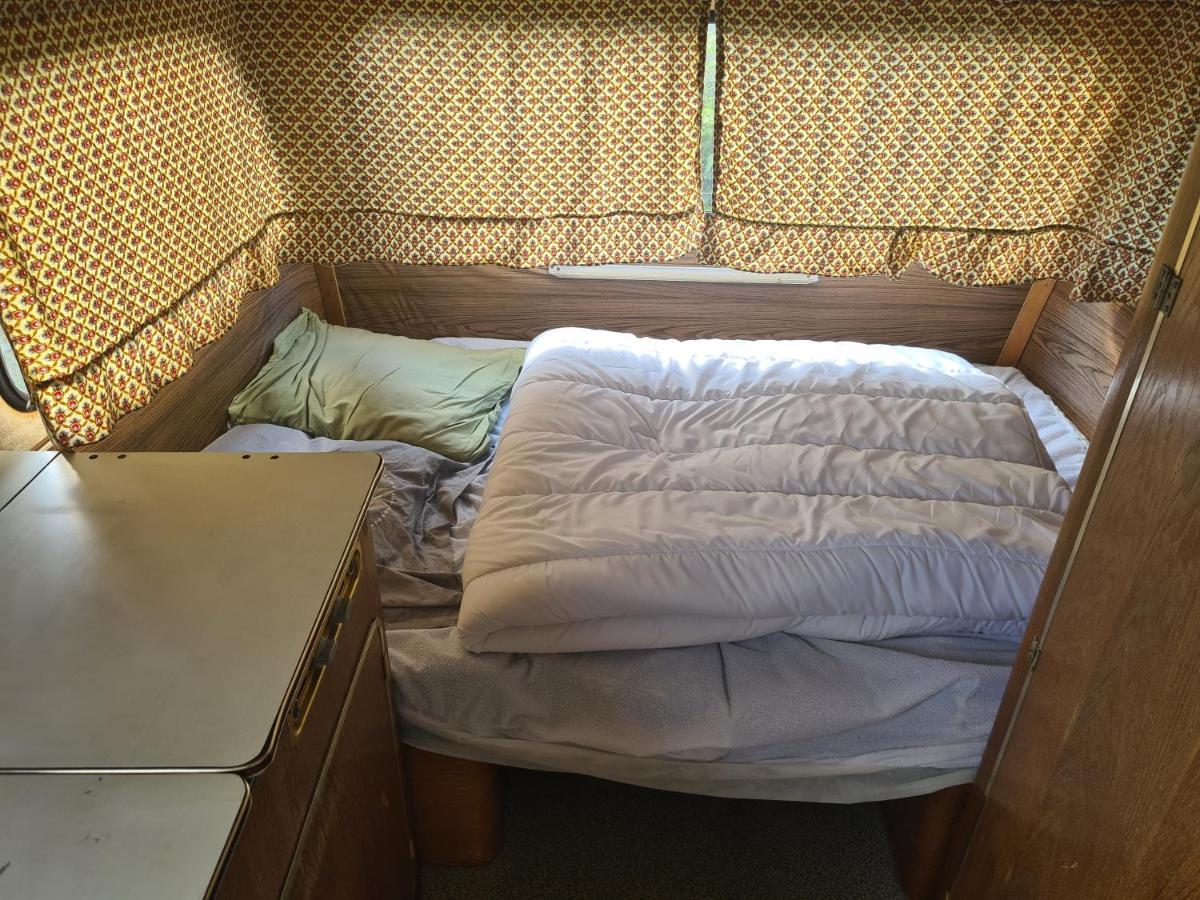 Cerisy-la-Foret Camping A La Ferme - Hebergements Insolites מראה חיצוני תמונה