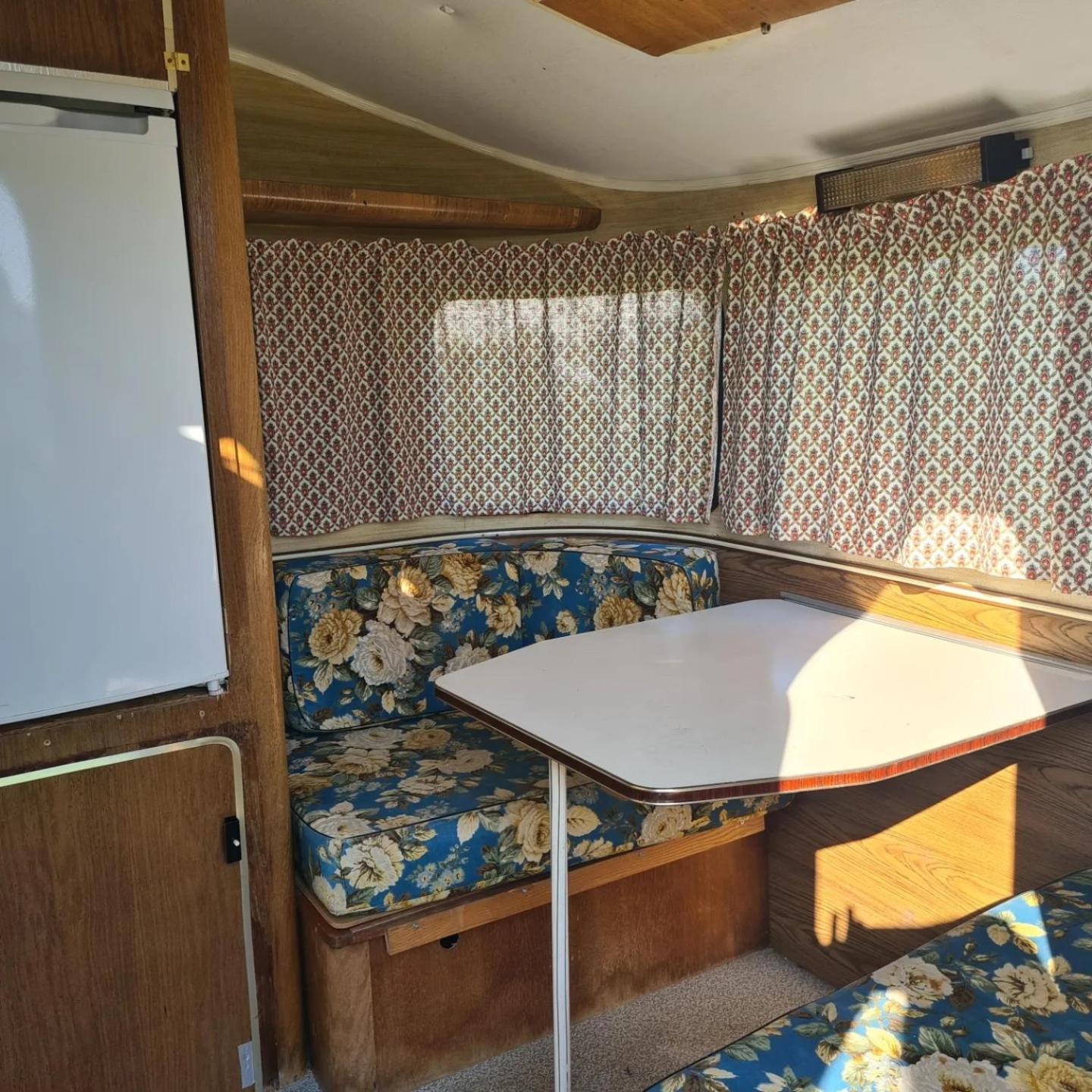 Cerisy-la-Foret Camping A La Ferme - Hebergements Insolites מראה חיצוני תמונה