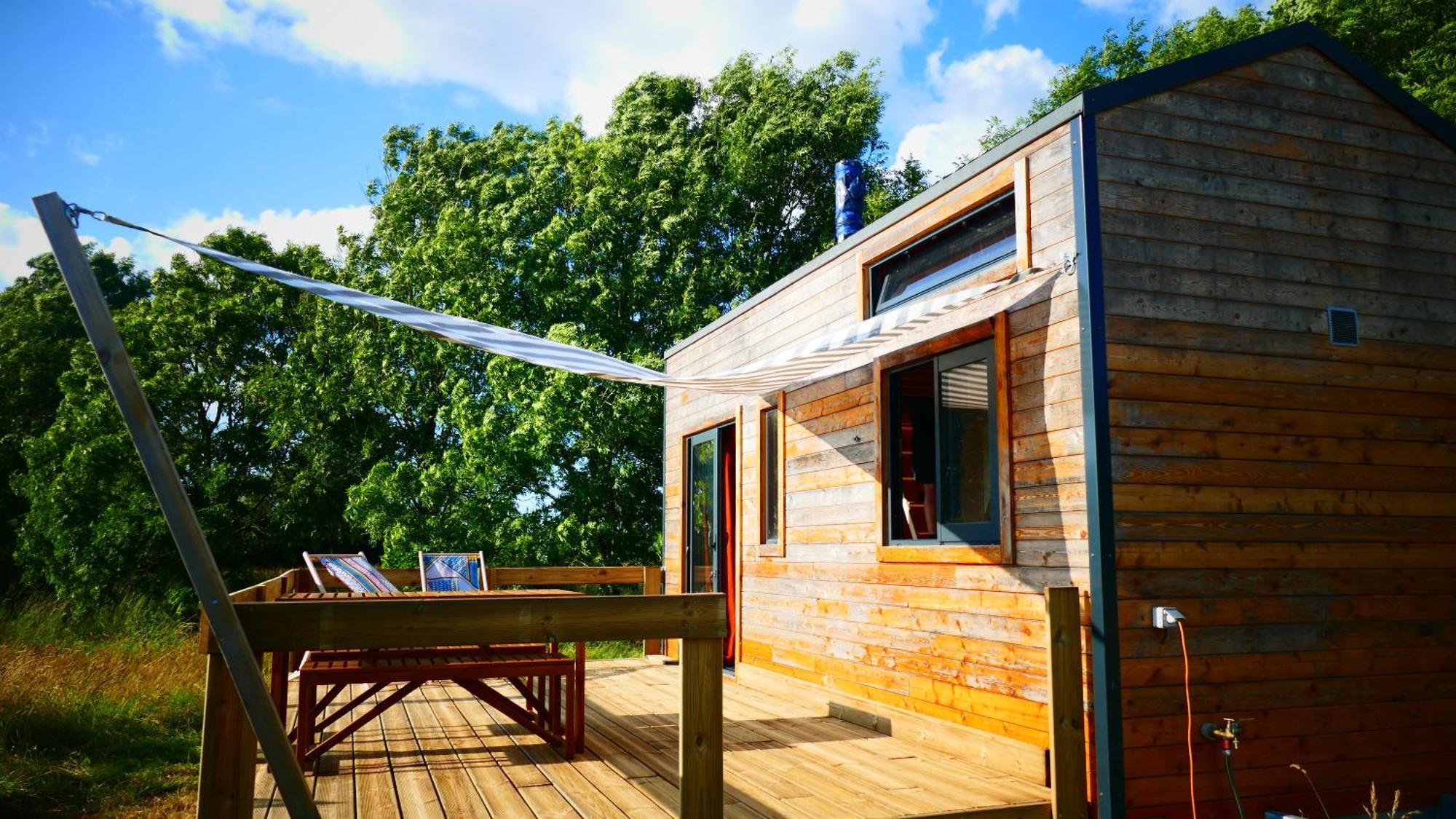 Cerisy-la-Foret Camping A La Ferme - Hebergements Insolites מראה חיצוני תמונה