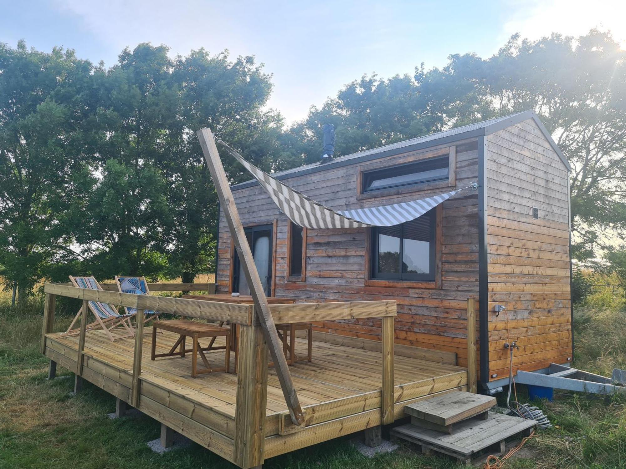 Cerisy-la-Foret Camping A La Ferme - Hebergements Insolites מראה חיצוני תמונה